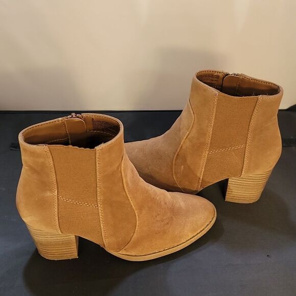 UNIVERSAL THREAD STACKED BLOCK HEEL ALMOND TOE BOOTIES - Picture 8 of 16